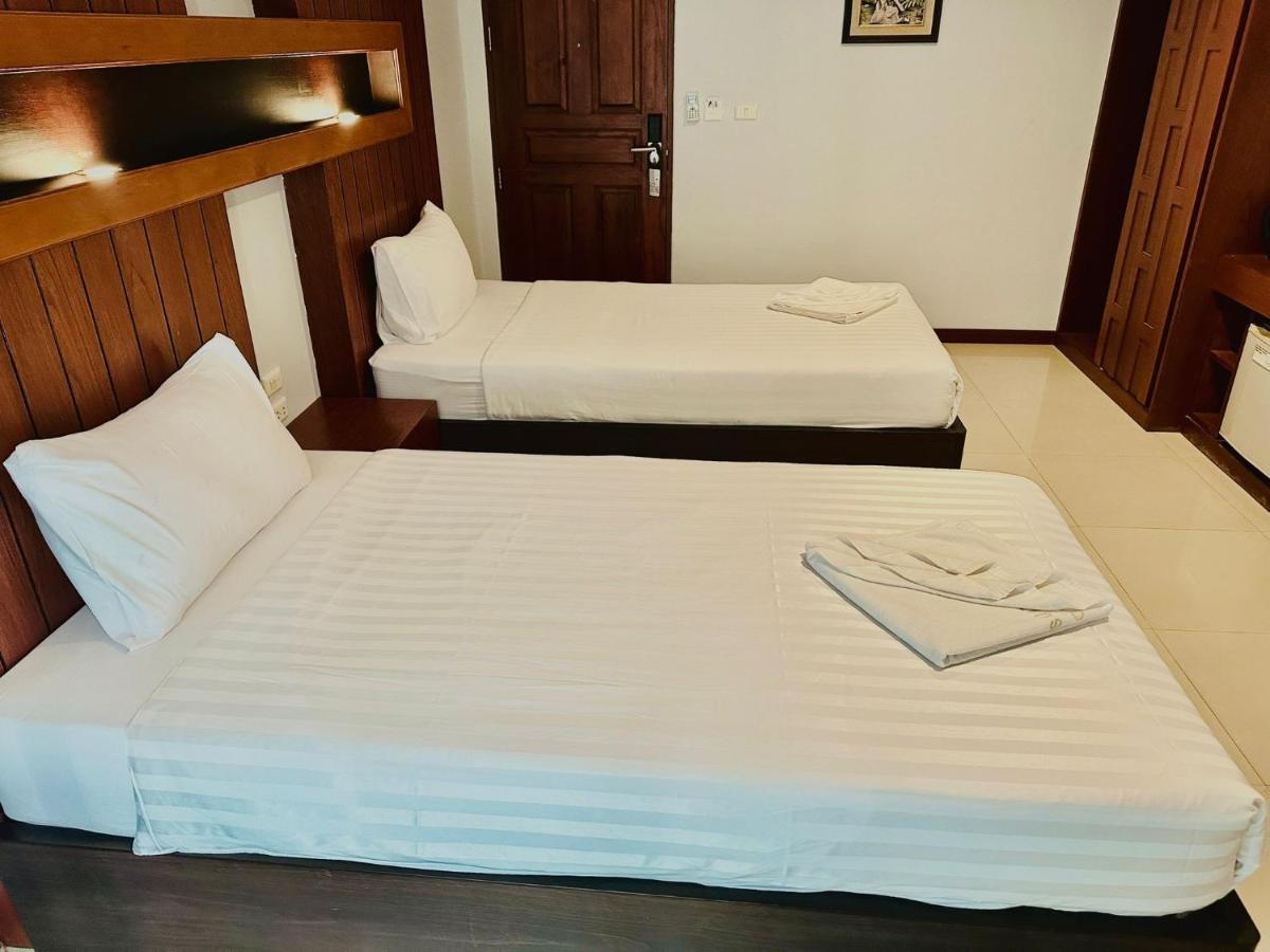 Cokoon Deva Patong Hotel Buitenkant foto