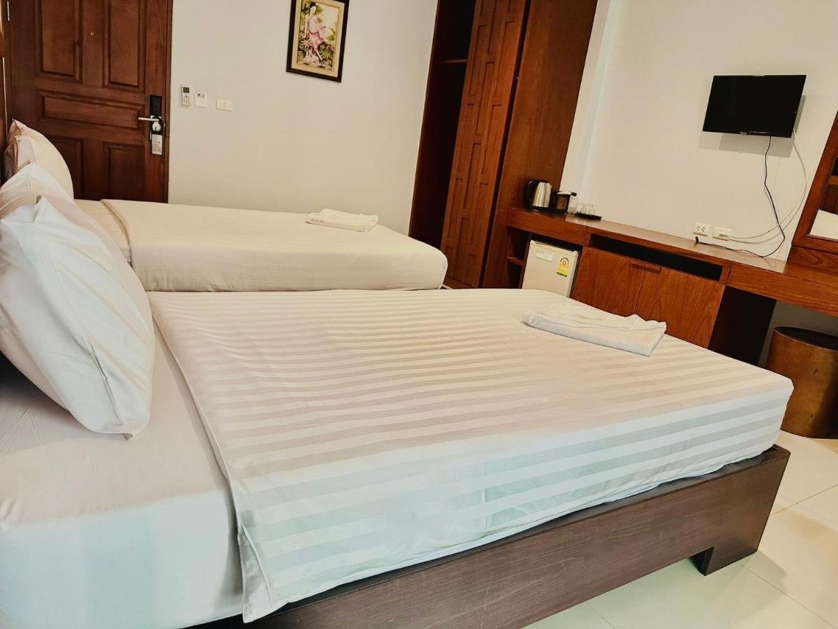 Cokoon Deva Patong Hotel Buitenkant foto