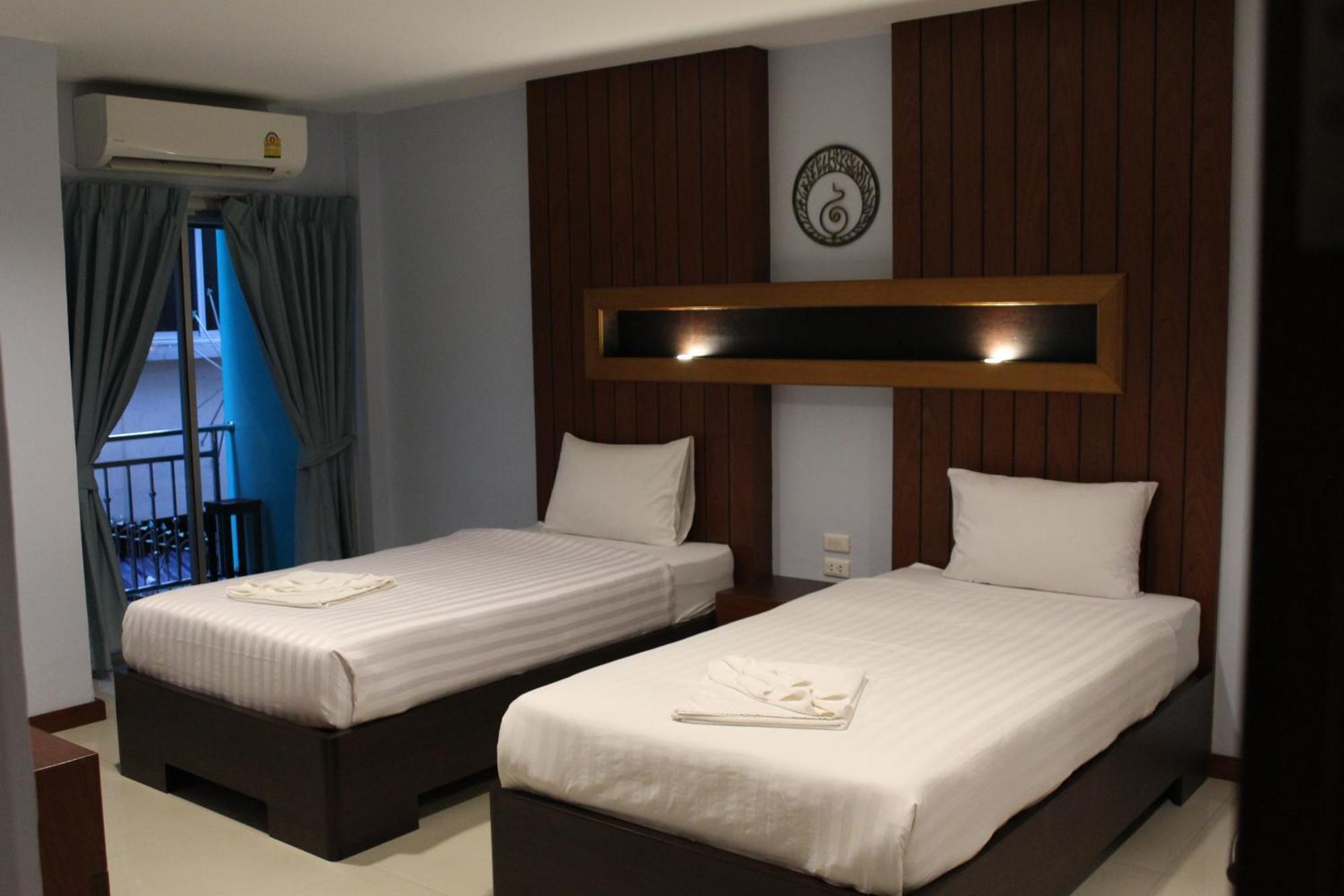 Cokoon Deva Patong Hotel Buitenkant foto